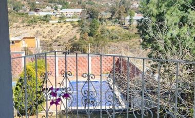 VENTA Casa de campo, alberca, cancha de tenis, amplio jardin.