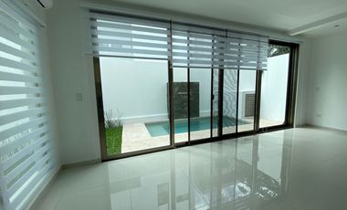 Casa Renta Residencial aqua 4 recámaras con estudio