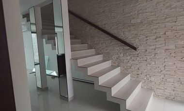 Casa Renta Residencial aqua 4 recámaras con estudio