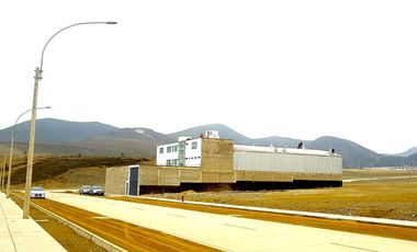 Excelente local en parque industrial Macropolis 1060 m2