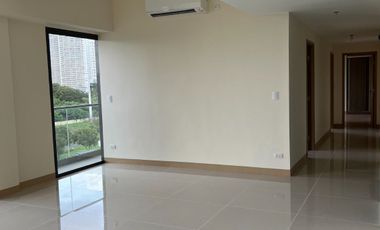 3 bedroom high end rent to own condo unit for sale in Albany BGC