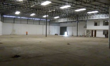 Alquiler de local de 1084m2 en Av. 200 Millas - Callao - Techado