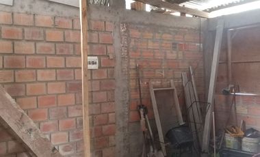 SAN ROQUE DE CUMBAZA Casa en esquina de la Plaza 28 de Julio