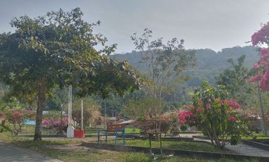 SAN ROQUE DE CUMBAZA Casa en esquina de la Plaza 28 de Julio