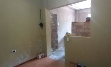 SAN ROQUE DE CUMBAZA Casa en esquina de la Plaza 28 de Julio