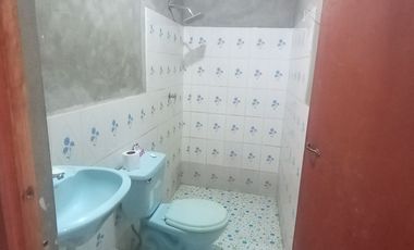 SAN ROQUE DE CUMBAZA Casa en esquina de la Plaza 28 de Julio