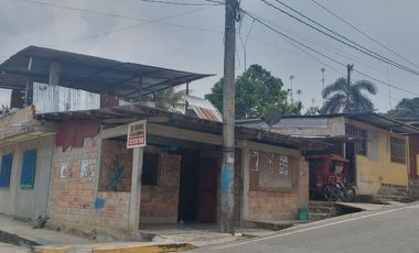 SAN ROQUE DE CUMBAZA Casa en esquina de la Plaza 28 de Julio