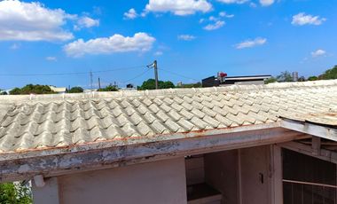276 Sqm Lot Area, 7 BR, 3 T&B, 3 toilets, 2 carpark - RUSH Sale Metrovilla Valenzuela City
