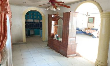 276 Sqm Lot Area, 7 BR, 3 T&B, 3 toilets, 2 carpark - RUSH Sale Metrovilla Valenzuela City