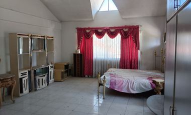 276 Sqm Lot Area, 7 BR, 3 T&B, 3 toilets, 2 carpark - RUSH Sale Metrovilla Valenzuela City