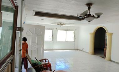 276 Sqm Lot Area, 7 BR, 3 T&B, 3 toilets, 2 carpark - RUSH Sale Metrovilla Valenzuela City