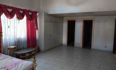 276 Sqm Lot Area, 7 BR, 3 T&B, 3 toilets, 2 carpark - RUSH Sale Metrovilla Valenzuela City