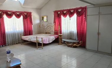 276 Sqm Lot Area, 7 BR, 3 T&B, 3 toilets, 2 carpark - RUSH Sale Metrovilla Valenzuela City