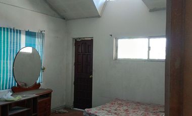276 Sqm Lot Area, 7 BR, 3 T&B, 3 toilets, 2 carpark - RUSH Sale Metrovilla Valenzuela City