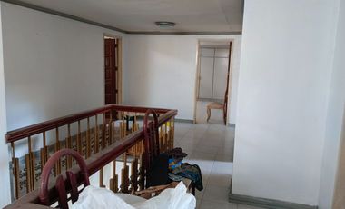 276 Sqm Lot Area, 7 BR, 3 T&B, 3 toilets, 2 carpark - RUSH Sale Metrovilla Valenzuela City