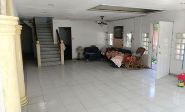 276 Sqm Lot Area, 7 BR, 3 T&B, 3 toilets, 2 carpark - RUSH Sale Metrovilla Valenzuela City