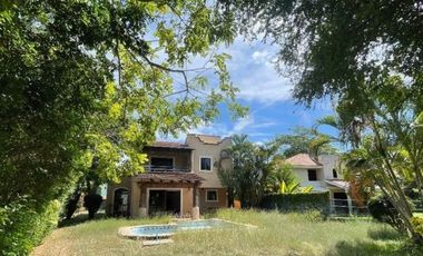 CLUB DE GOLF LA CEIBA  VENTA DE CASA FRENTE AL CAMPO DE GOLF CON EXCELENTE PRECIO!