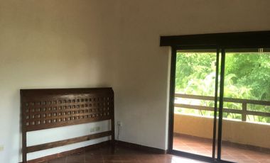 CLUB DE GOLF LA CEIBA  VENTA DE CASA FRENTE AL CAMPO DE GOLF CON EXCELENTE PRECIO!