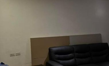 For Sale: 3-Bedroom Townhouse with Parking in A. Santos, Manila