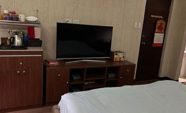 For Sale: 3-Bedroom Townhouse with Parking in A. Santos, Manila