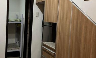 For Sale: 3-Bedroom Townhouse with Parking in A. Santos, Manila