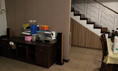 For Sale: 3-Bedroom Townhouse with Parking in A. Santos, Manila