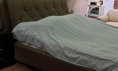 For Sale: 3-Bedroom Townhouse with Parking in A. Santos, Manila