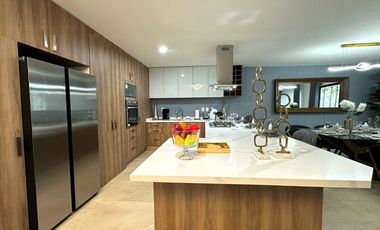 Casa con Acabados PREMIUM en el Fraccionamiento Zibatá, Qro.