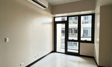 For sale 1 Bedroom Rent to Own Condo unit in Florence McKinley Hill near Venice Grand Canal