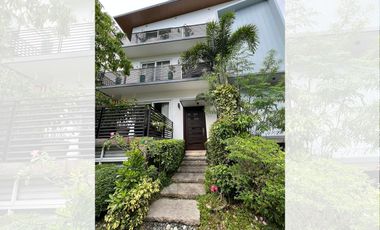 HOUSE AND LOT FOR RENT IN MCKINLEY HILL VILLAGE