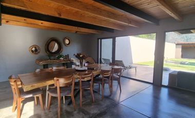 MODERNA CASA EN VENTA, VALLE DE BRAVO