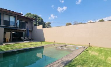 MODERNA CASA EN VENTA, VALLE DE BRAVO
