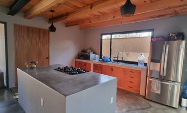 MODERNA CASA EN VENTA, VALLE DE BRAVO