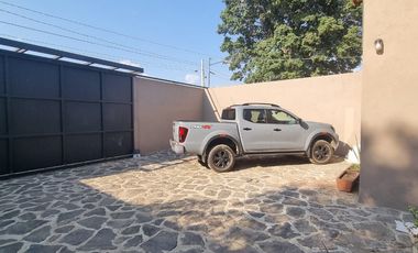 MODERNA CASA EN VENTA, VALLE DE BRAVO