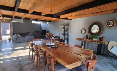 MODERNA CASA EN VENTA, VALLE DE BRAVO