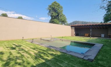 MODERNA CASA EN VENTA, VALLE DE BRAVO