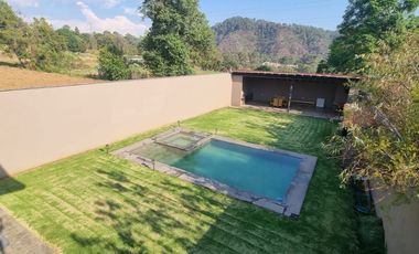 MODERNA CASA EN VENTA, VALLE DE BRAVO