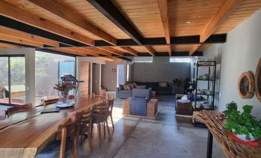 MODERNA CASA EN VENTA, VALLE DE BRAVO
