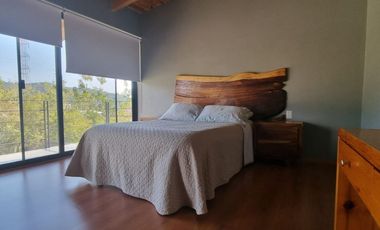 MODERNA CASA EN VENTA, VALLE DE BRAVO