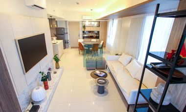 Luxurious 3BR Condo with Spectacular Views and Parking in Mandani Bay Suites