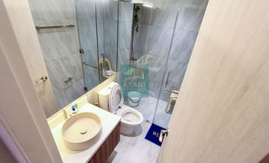 Luxurious 3BR Condo with Spectacular Views and Parking in Mandani Bay Suites