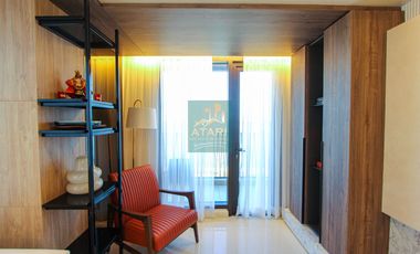 Luxurious 3BR Condo with Spectacular Views and Parking in Mandani Bay Suites