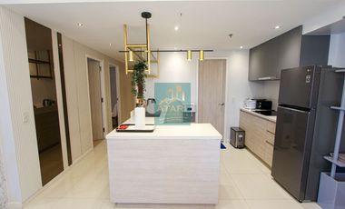 Luxurious 3BR Condo with Spectacular Views and Parking in Mandani Bay Suites