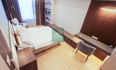Luxurious 3BR Condo with Spectacular Views and Parking in Mandani Bay Suites