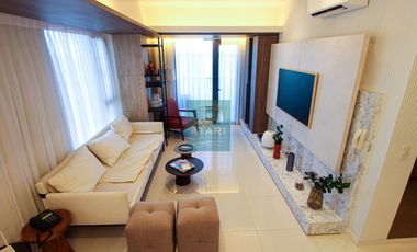 Luxurious 3BR Condo with Spectacular Views and Parking in Mandani Bay Suites