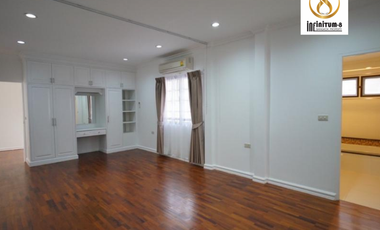 For Rent Ladawan Village, Corner unit with nice garden, Srinakarin Road, Samutprakan.