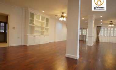 For Rent Ladawan Village, Corner unit with nice garden, Srinakarin Road, Samutprakan.