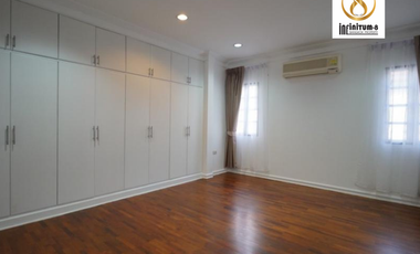 For Rent Ladawan Village, Corner unit with nice garden, Srinakarin Road, Samutprakan.