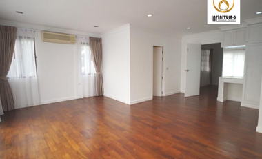 For Rent Ladawan Village, Corner unit with nice garden, Srinakarin Road, Samutprakan.