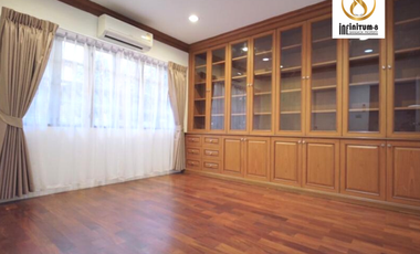 For Rent Ladawan Village, Corner unit with nice garden, Srinakarin Road, Samutprakan.